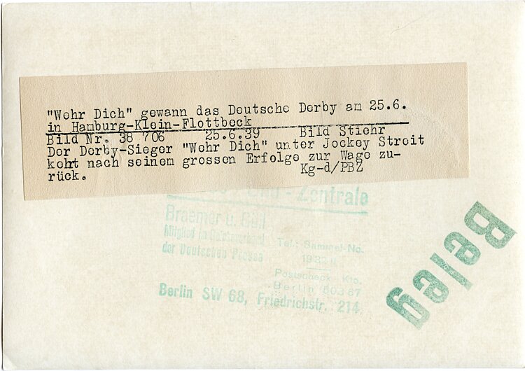 Pressefoto "Wehr dich" gewann das Deutsche Derby am 25.6.1939 in Hamburg- Klein- Flottbek Bild 2