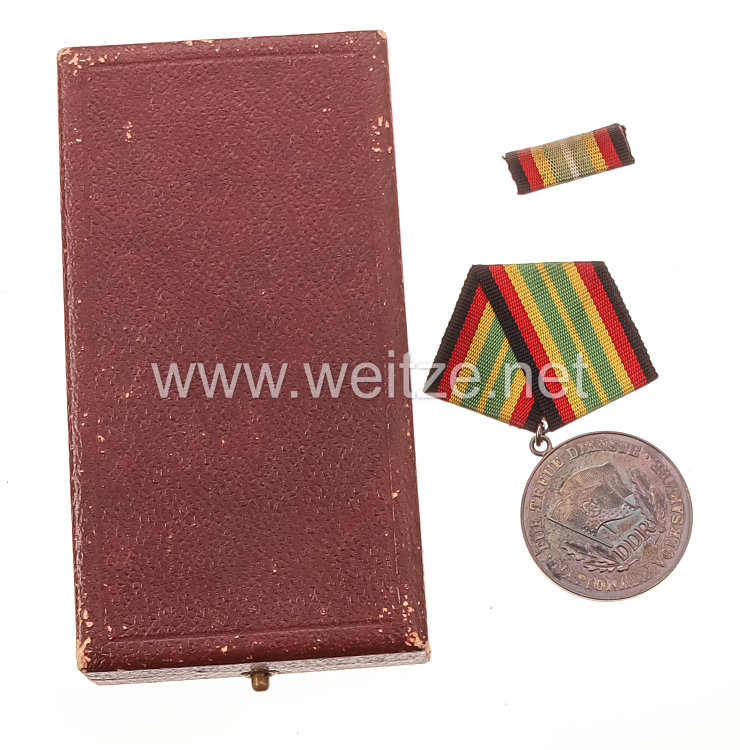 Deutsche Demokratische Republik ( DDR ) - Medaille für treue Dienste in der Nationalen Volksarmee für 10 Dienstjahre Bild 2