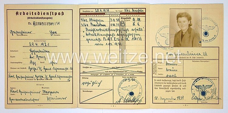 Ausweisbücher von einem Reichsarbeitsdienstmädel, Jahrgang 1921 Bild 2