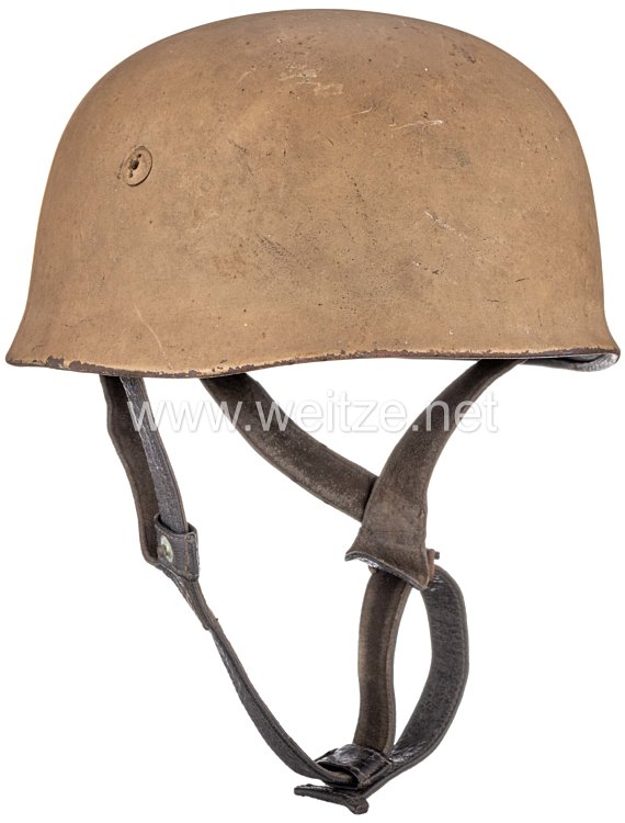 Luftwaffe steel helmet M 38 for paratroopers with 1 emblem and Italian camouflage paintwork from the possession of Unteroffizier Karl-Hein Grunert, Paratrooper Regiment No. 4, participants in the Battle of Monte Cassino Bild 2