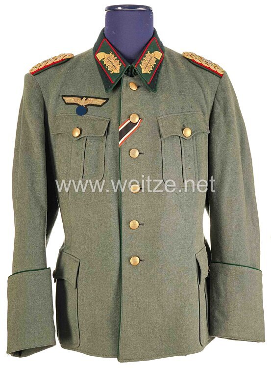 Wehrmacht geschönte Feldbluse und Schirmmütze für einen Generalmajor der Heeresverwaltung  Bild 2